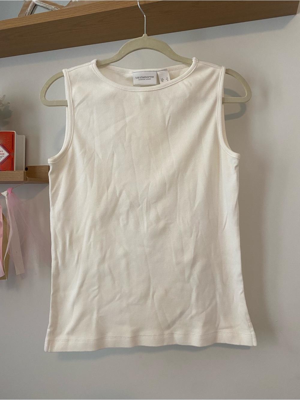 Liz Claiborne White Sleeveless Tank Top
